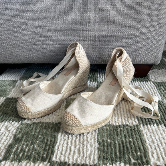Cream Canvas Wedges - Picture 2 of 4